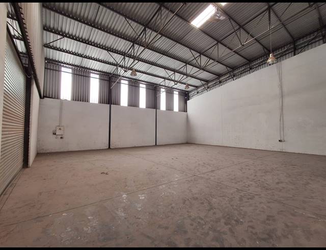 350M² WAREHOUSE TO LET IN WYCHWOOD